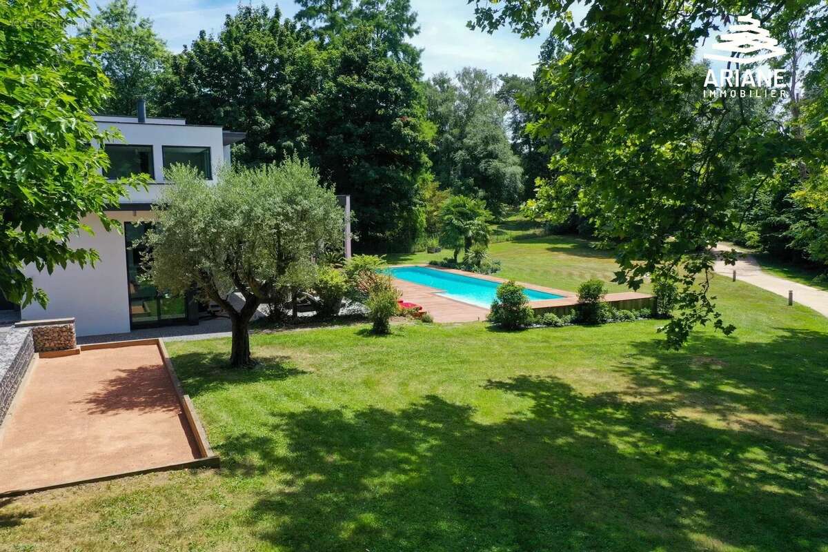 Maison à SAINT-GENIS-LAVAL