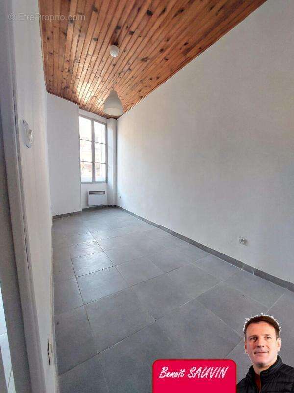 Appartement à MARSEILLE-1E