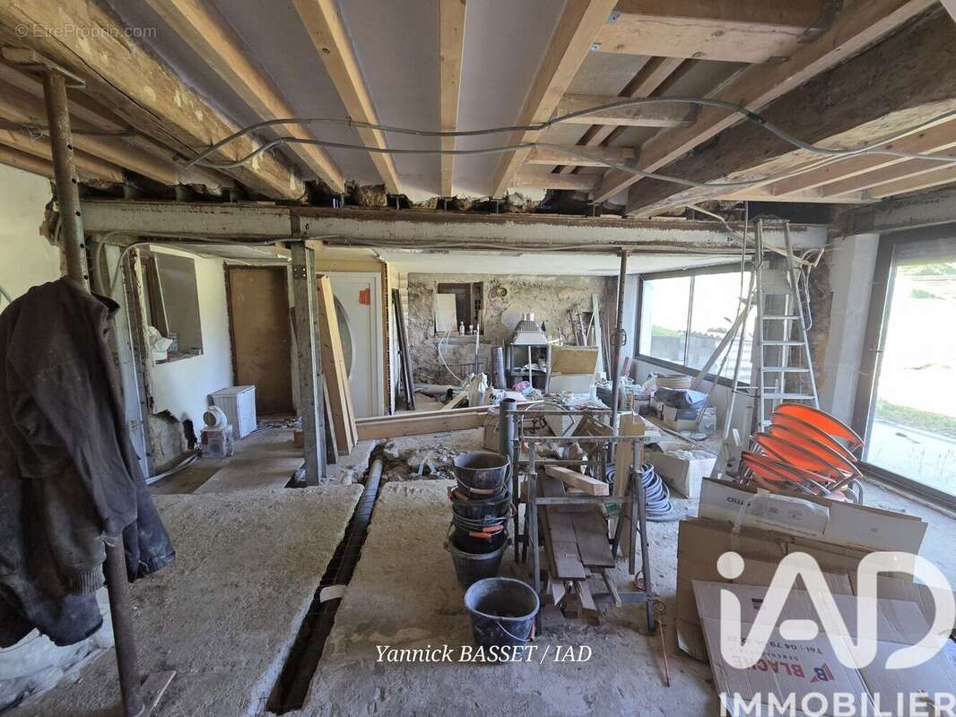 Maison 120 m² à Domessin  - photo 9