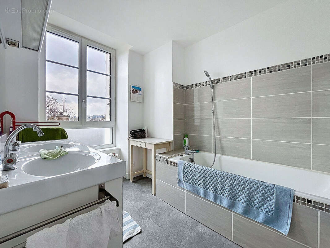 Maison à VILLEDIEU-LES-POELES