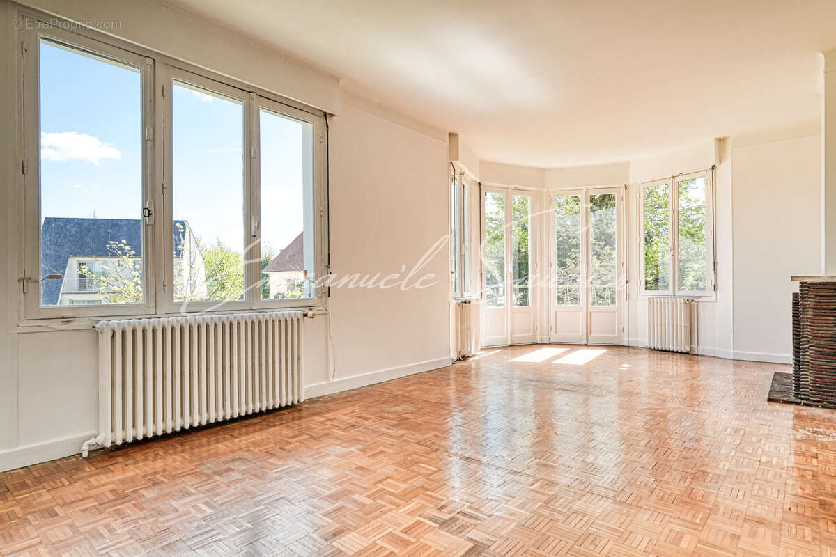 Maison à LA CELLE-SAINT-CLOUD