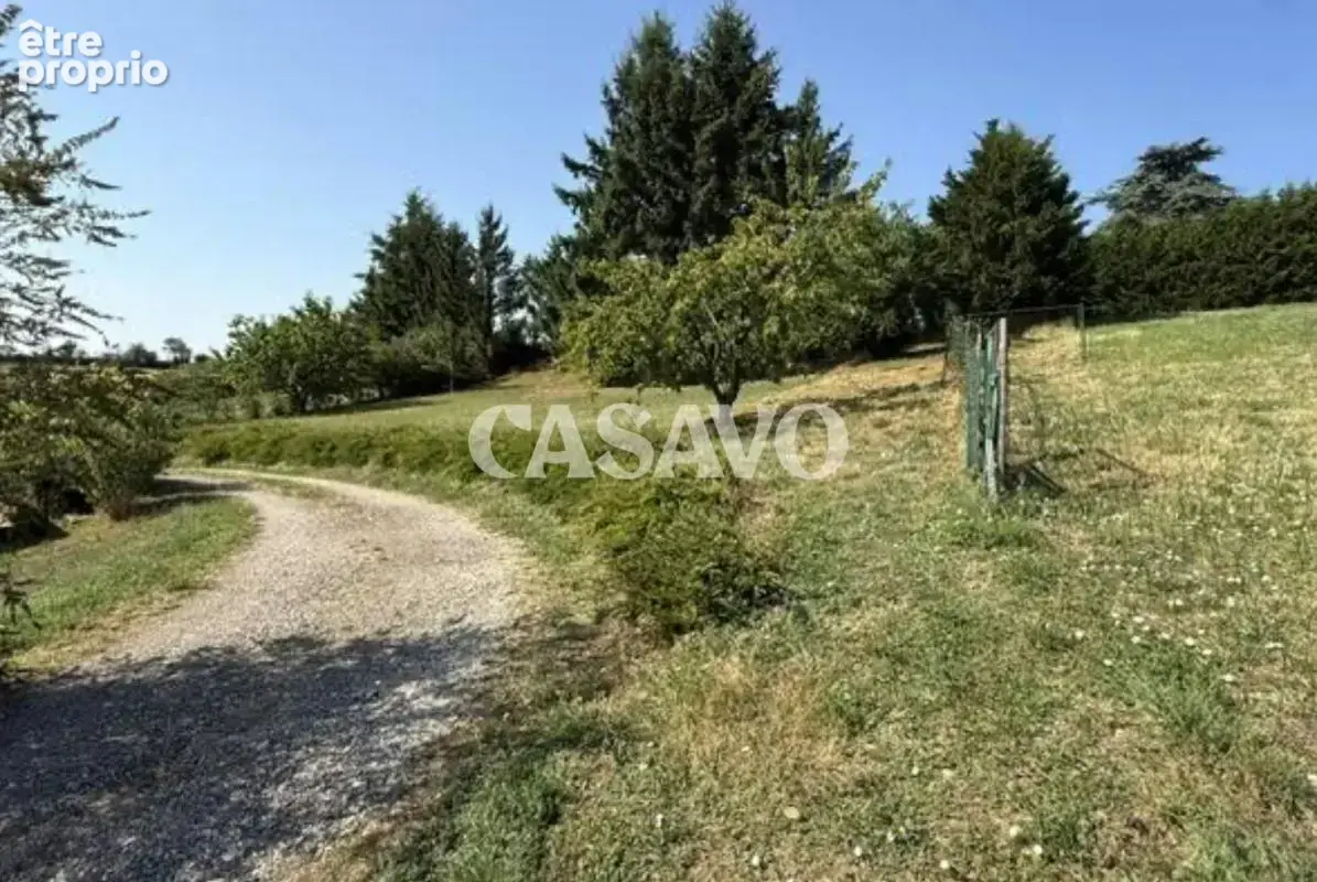 Terrain constructible de 1592m² à Seyssuel - photo 4