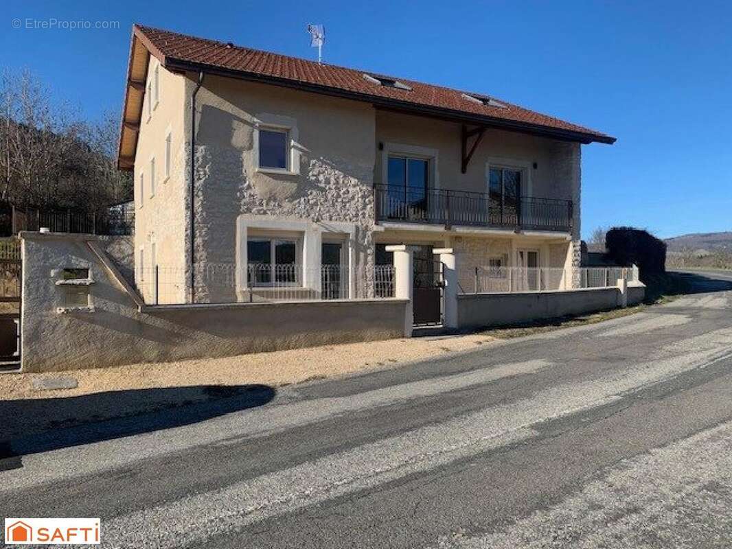 Maison 330 m² à Lompnieu  - photo 2