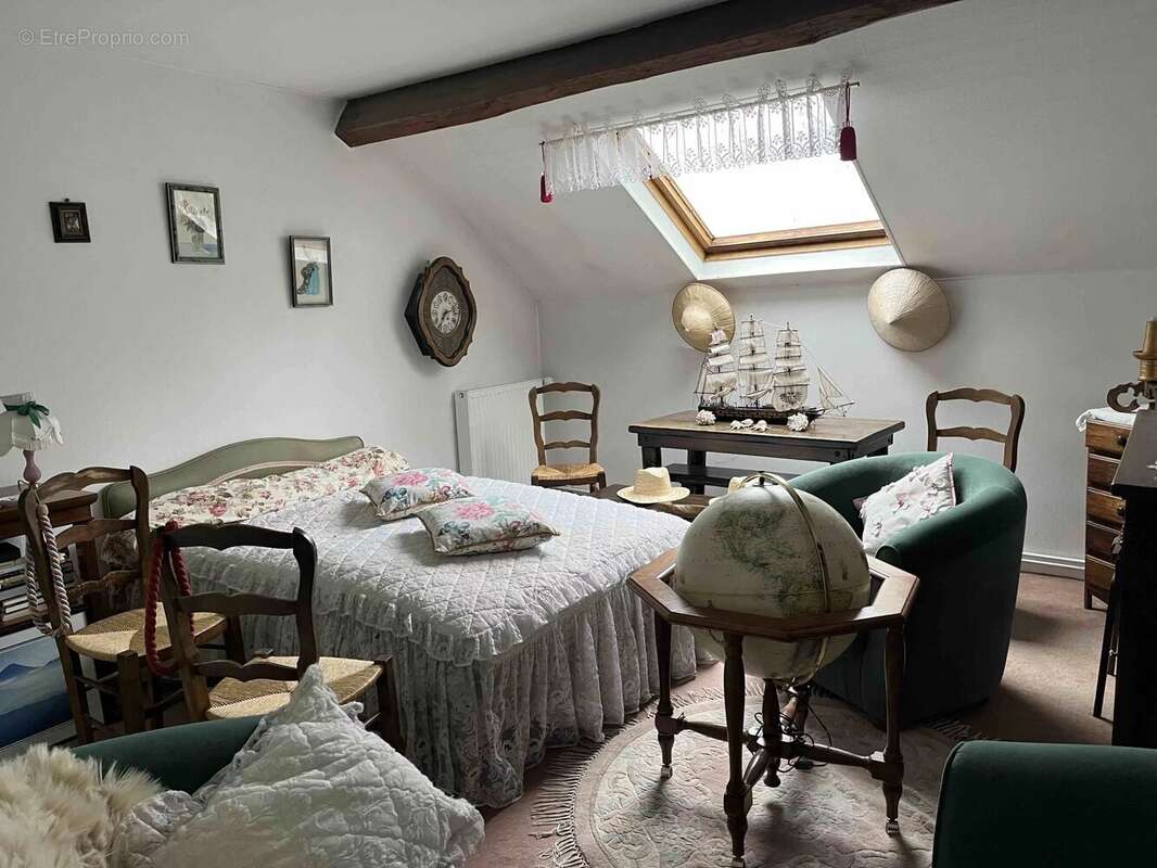 Maison à DAMPIERRE-EN-YVELINES