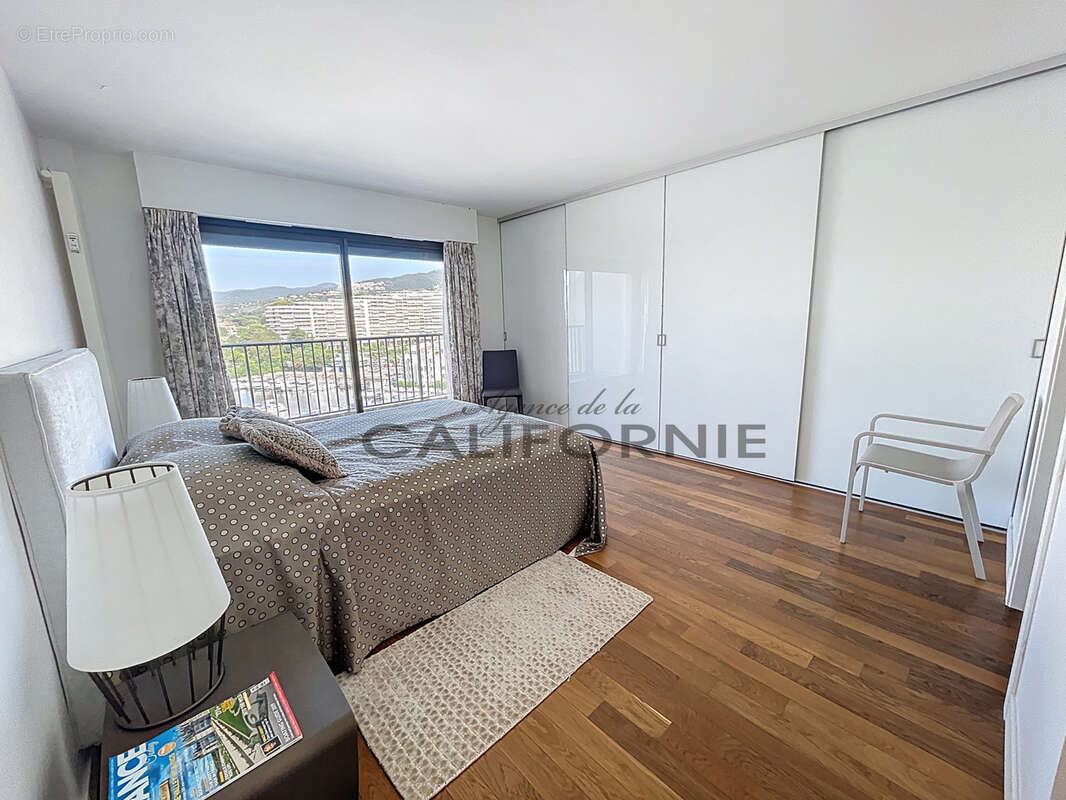 Appartement à MANDELIEU-LA-NAPOULE
