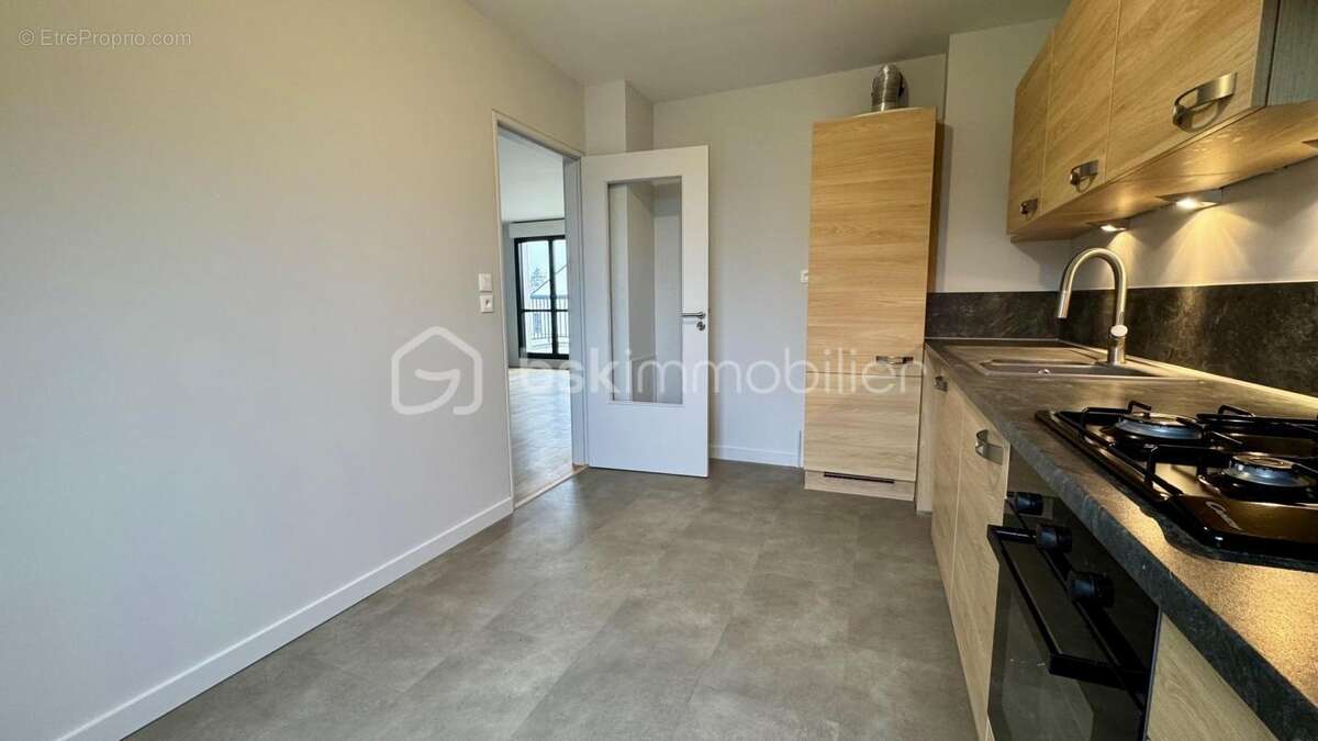 Très bel appartement T4 – 90 m² – Entièrement refait à neuf – Parking privé – PACÉ - photo 9