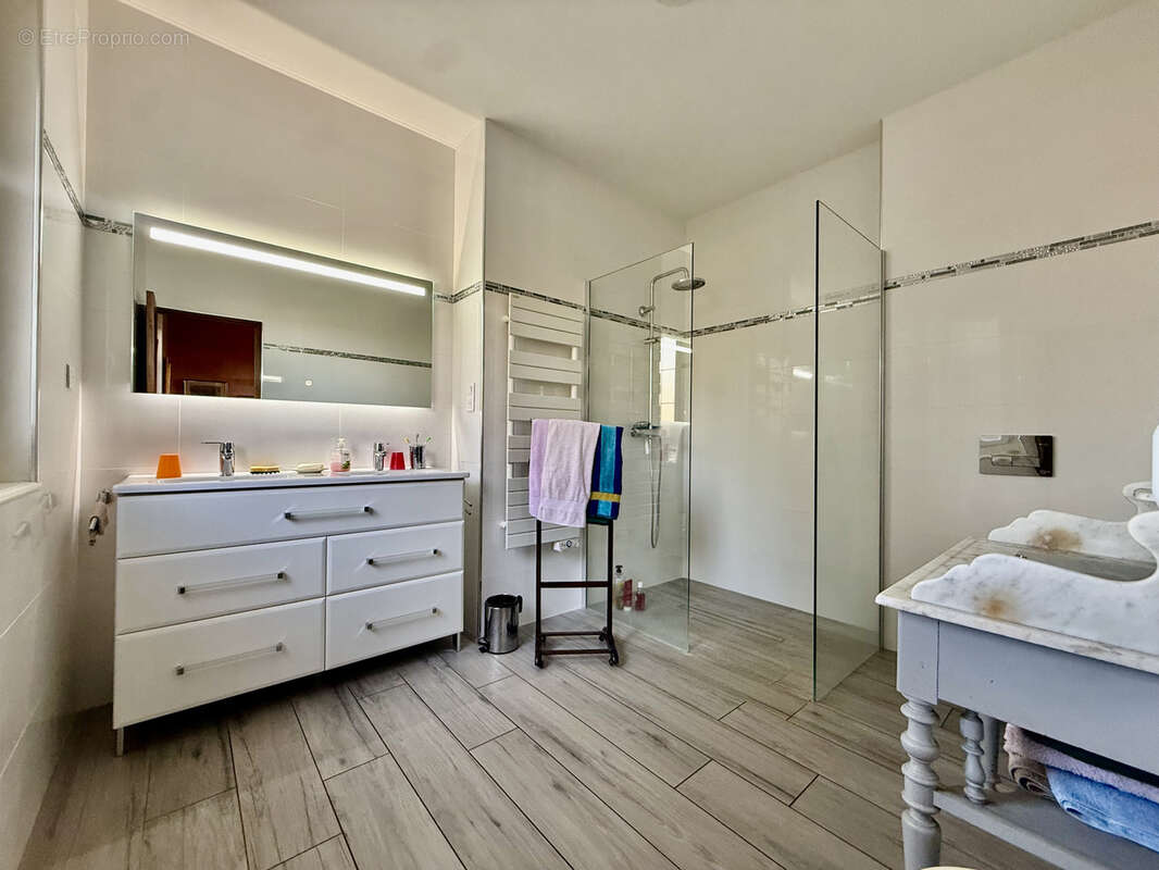 Maison à PARAY-LE-MONIAL