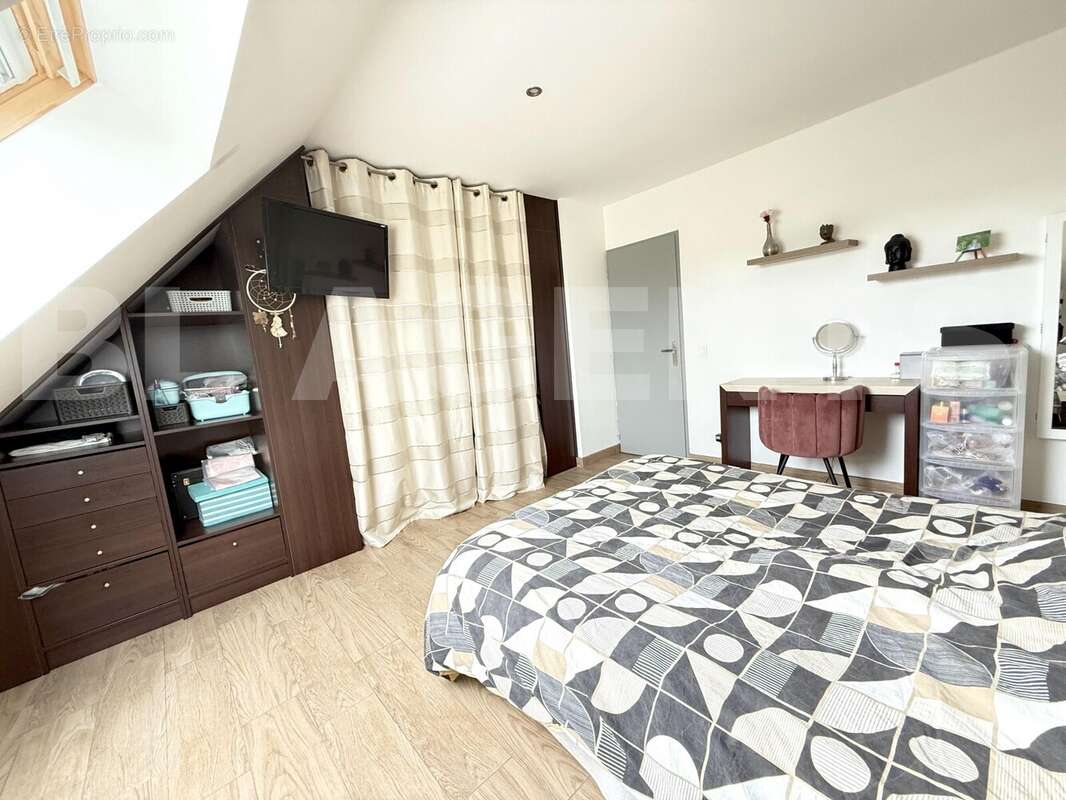 CHAMBRE 2 - Maison à DIEVAL