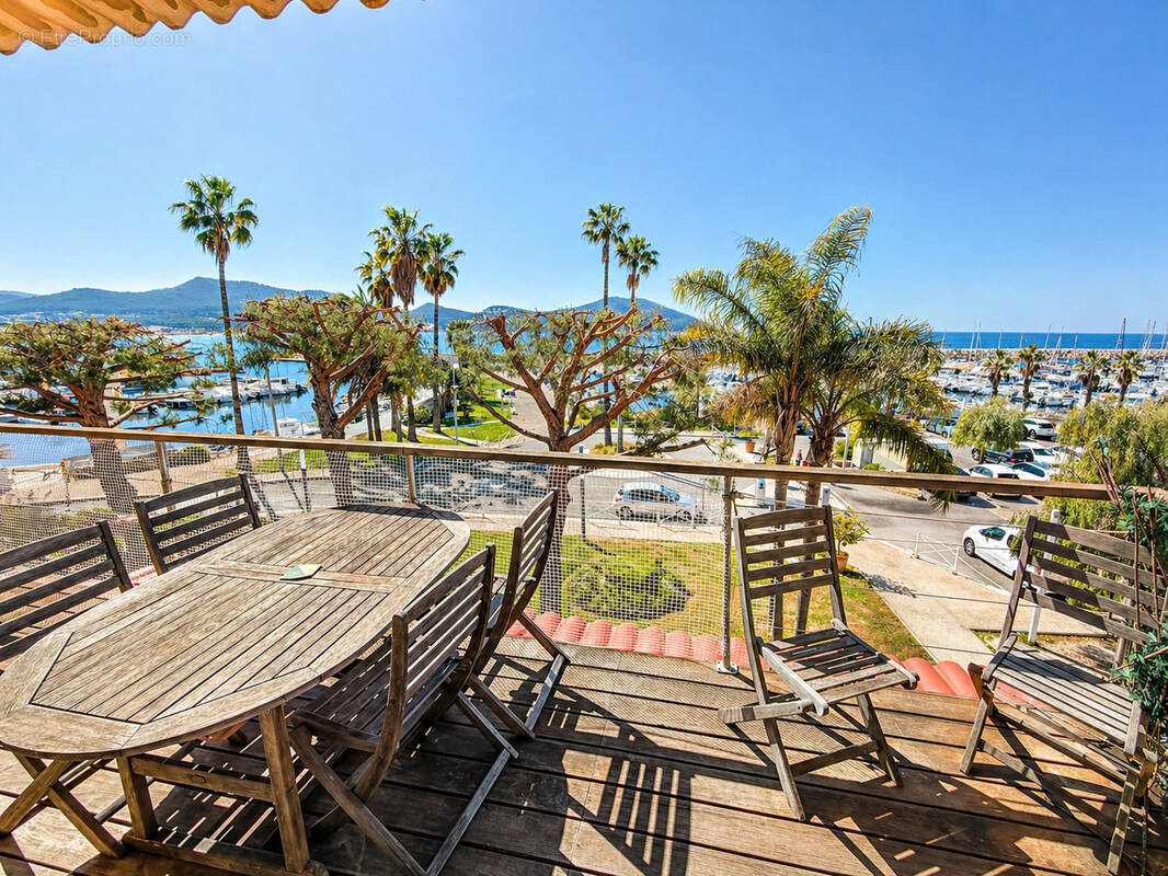 Appartement à SAINT-CYR-SUR-MER