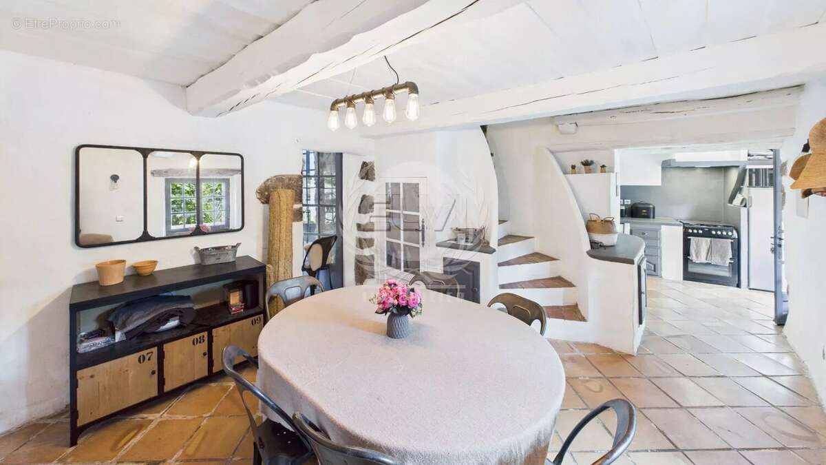 Maison à PLAN-DE-LA-TOUR