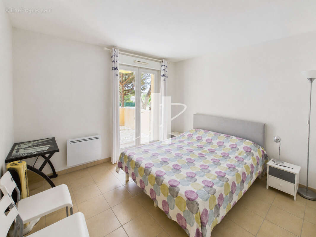 Frejus - Appartement 3 pièces de 80 m2 avec terrasse, piscine, tennis, cave et parkings - photo 7