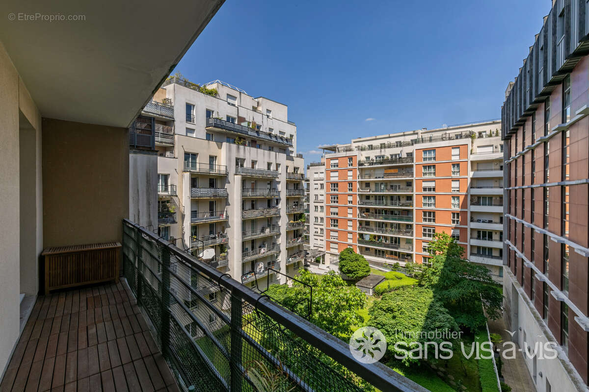 Appartement à COURBEVOIE