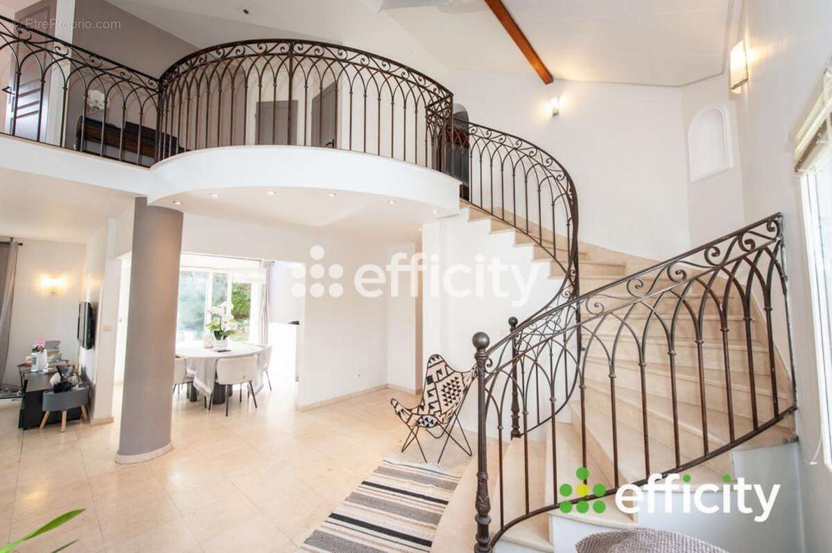 Maison à SAINT-PAUL-DE-VARCES