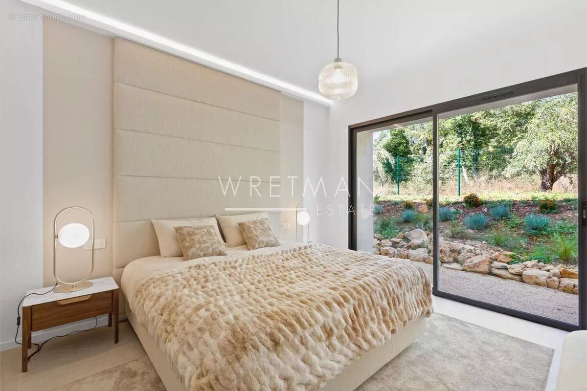 Maison à TOURRETTES