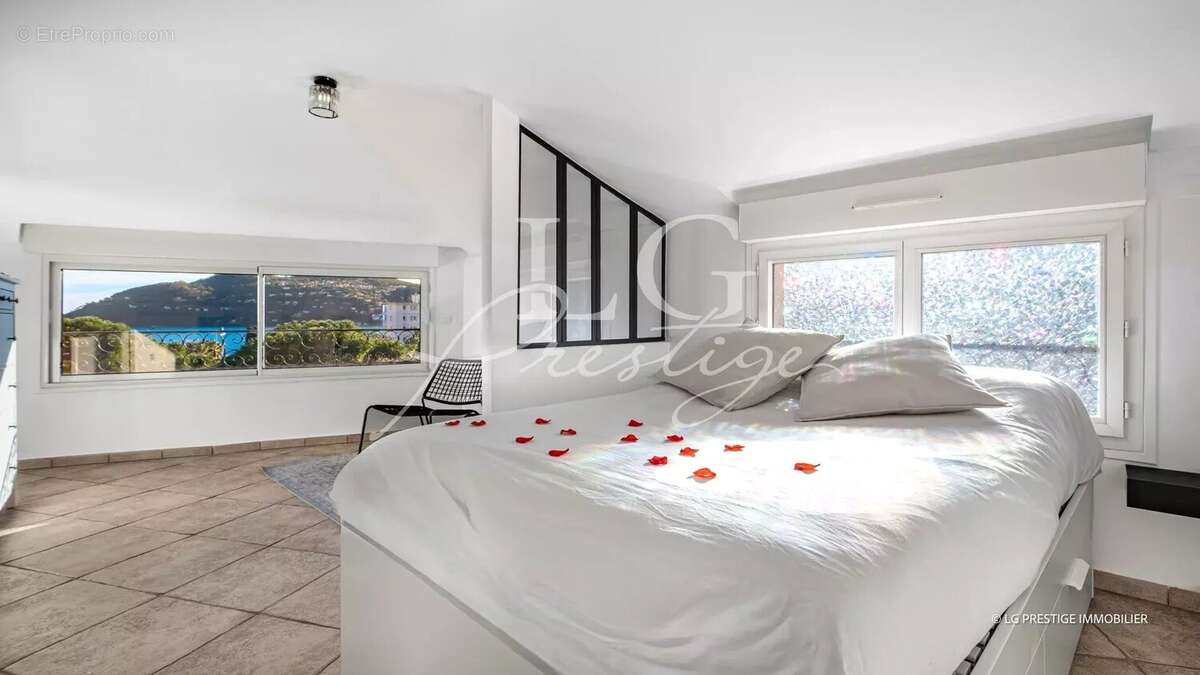Appartement à MANDELIEU-LA-NAPOULE