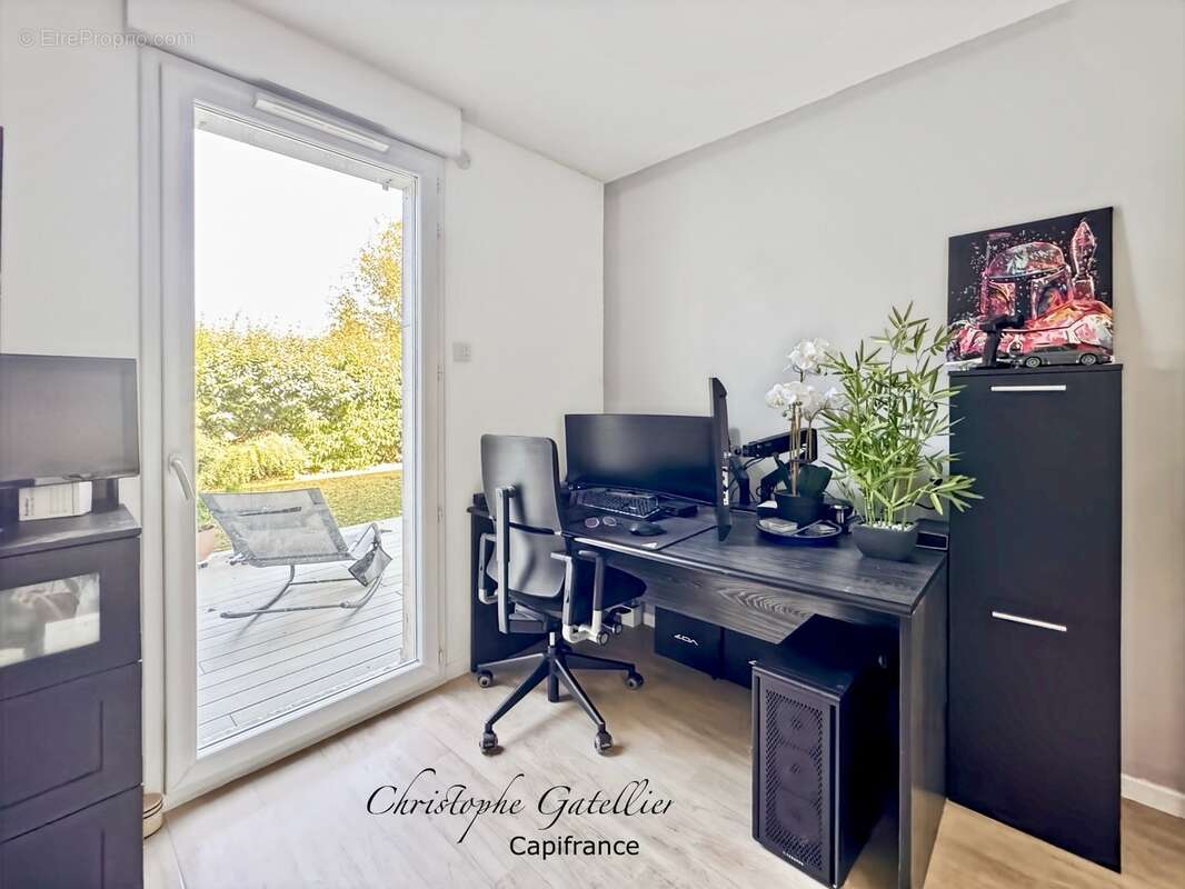  Appartement 4 pièces – 3 chambres - jardin - terrasse – double parking en sous-sol  - photo 13