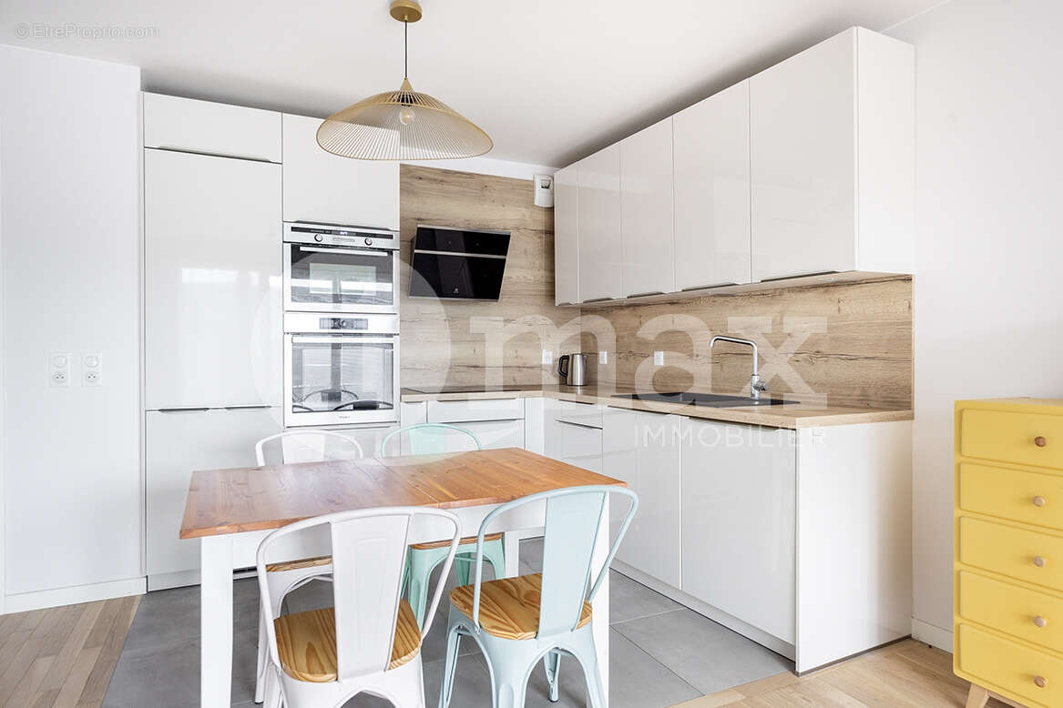 Appartement à COURBEVOIE