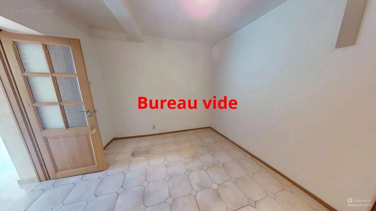 Maison à SAINT-MITRE-LES-REMPARTS