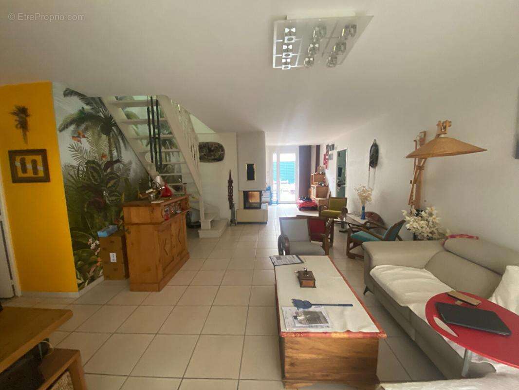 Maison betton 7 pièce(s)  chambres en rez de chaussee / pas de vis a vis / piscine / proximite ecoles et transports - photo 3