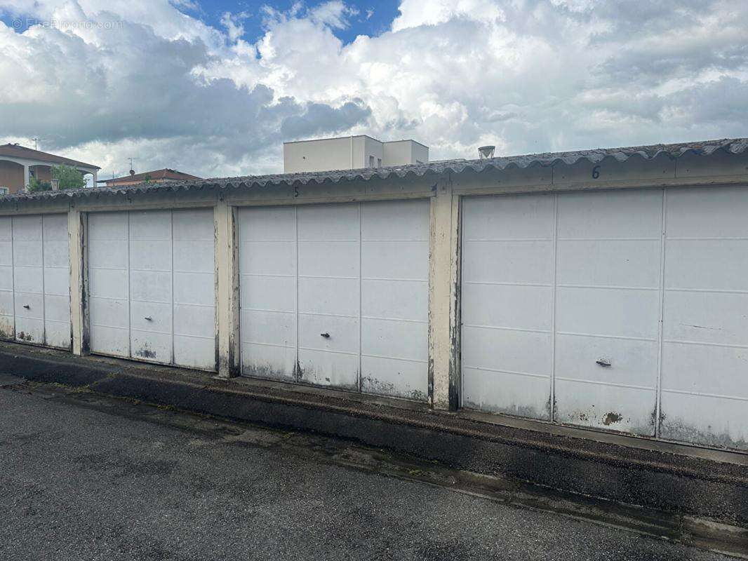 Parking à RIORGES