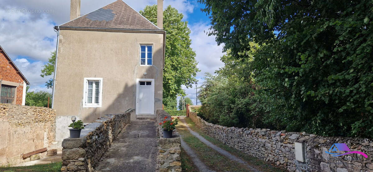 Façade arrière - Maison à CHATEAUMEILLANT