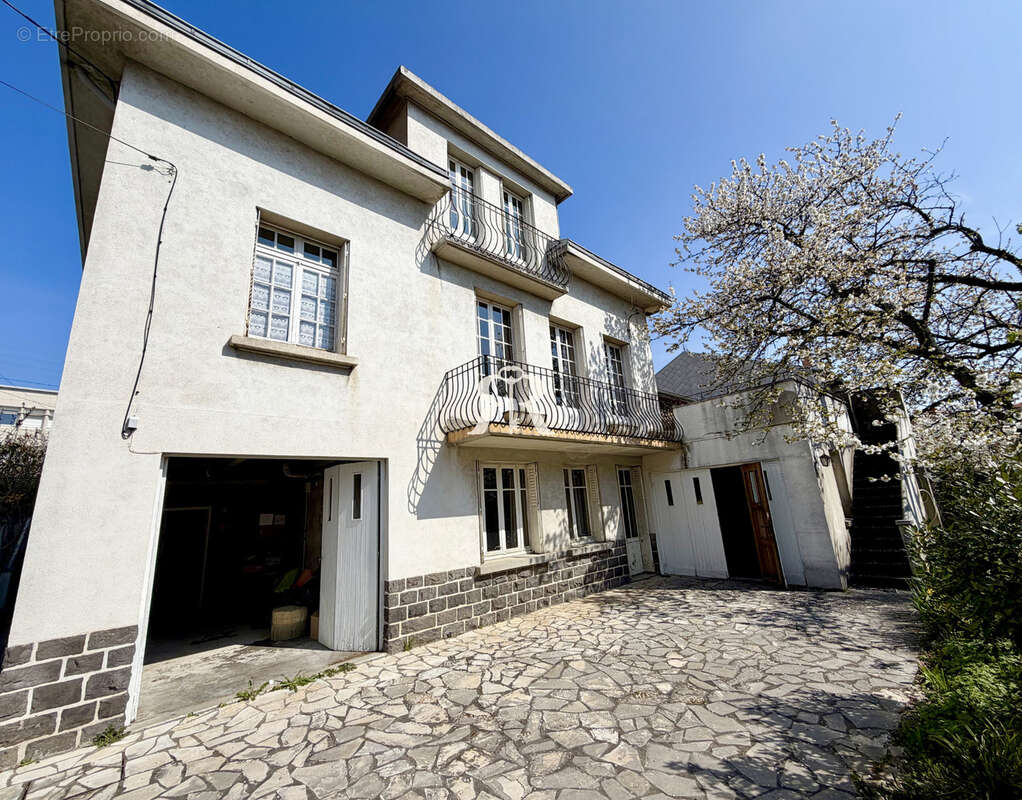 Maison à CLERMONT-FERRAND