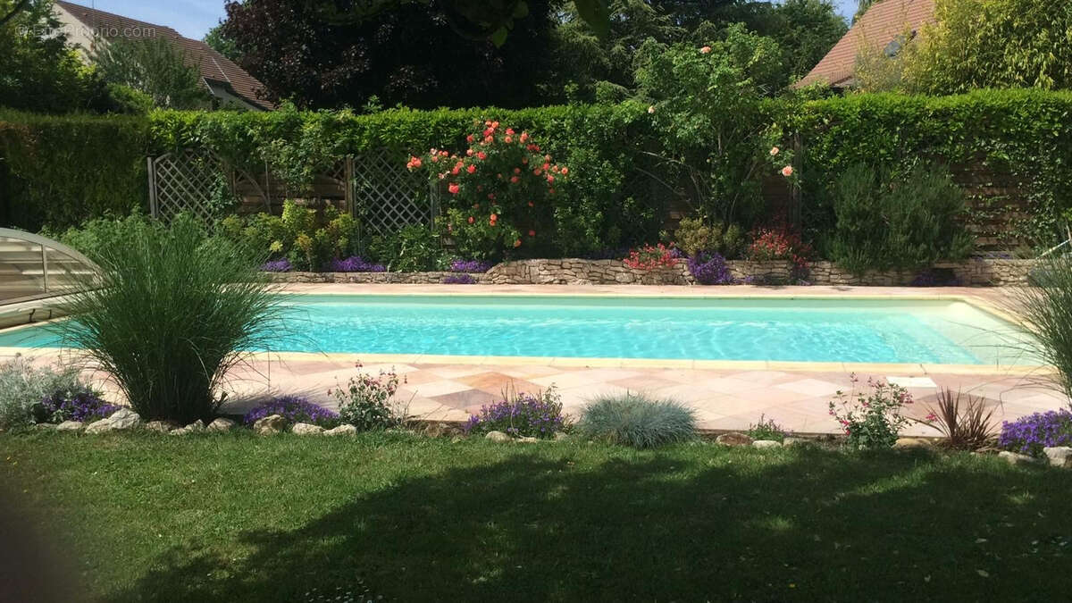 Maison à CRESPIERES