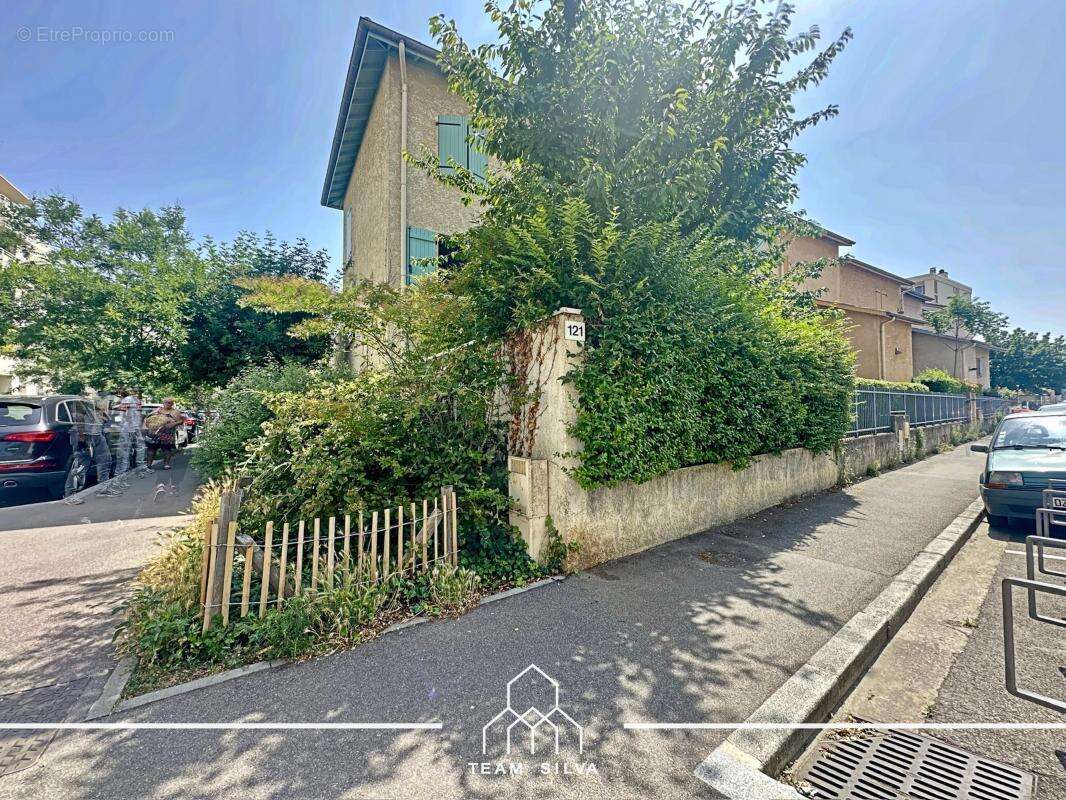 Appartement à LYON-8E