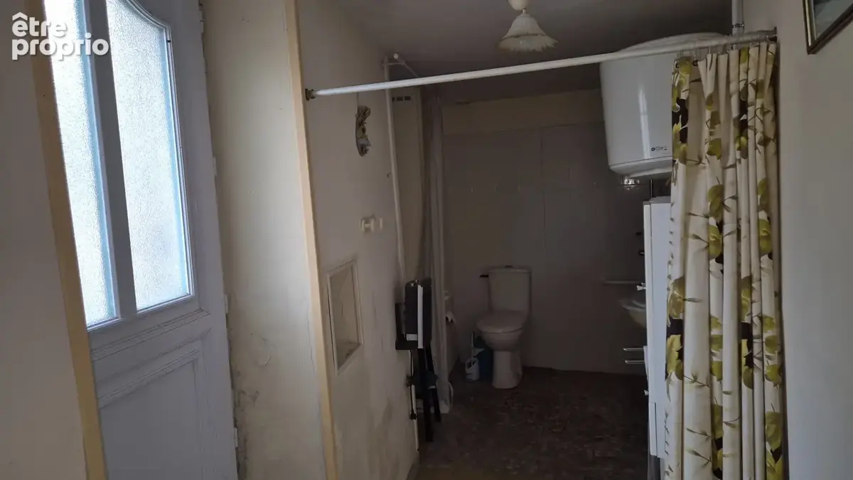 Corps de Ferme à rénover de 500 m2, proche commerces, beaucoup de dépendances - photo 17