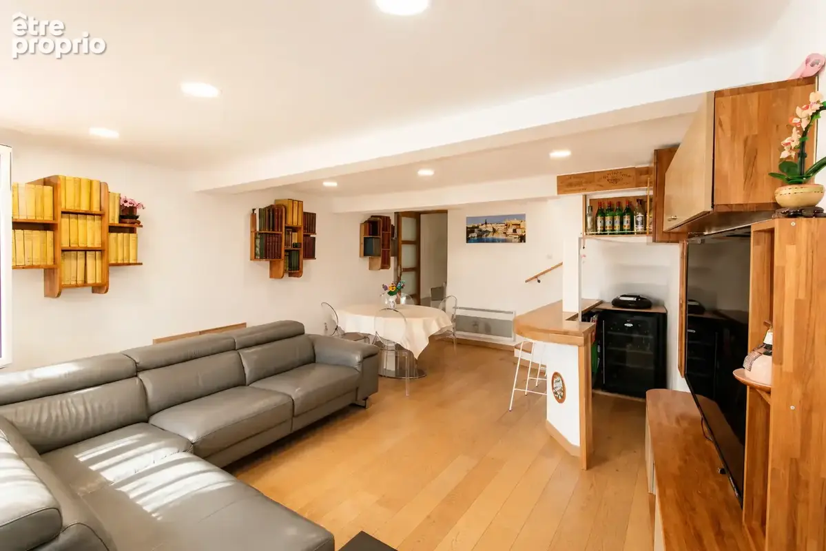 Allauch vieux village - Maison rénovée 102 m2 - 3 chambres + bureau ou dressing - photo 4
