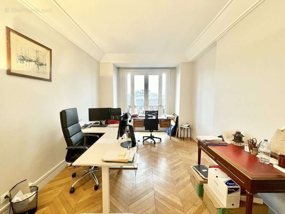 Commerce à PARIS-17E