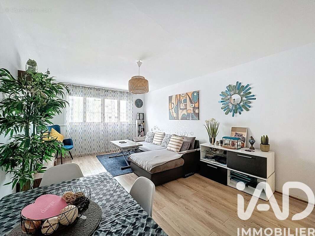 Photo 2 - Appartement à VILLENEUVE-LA-GARENNE