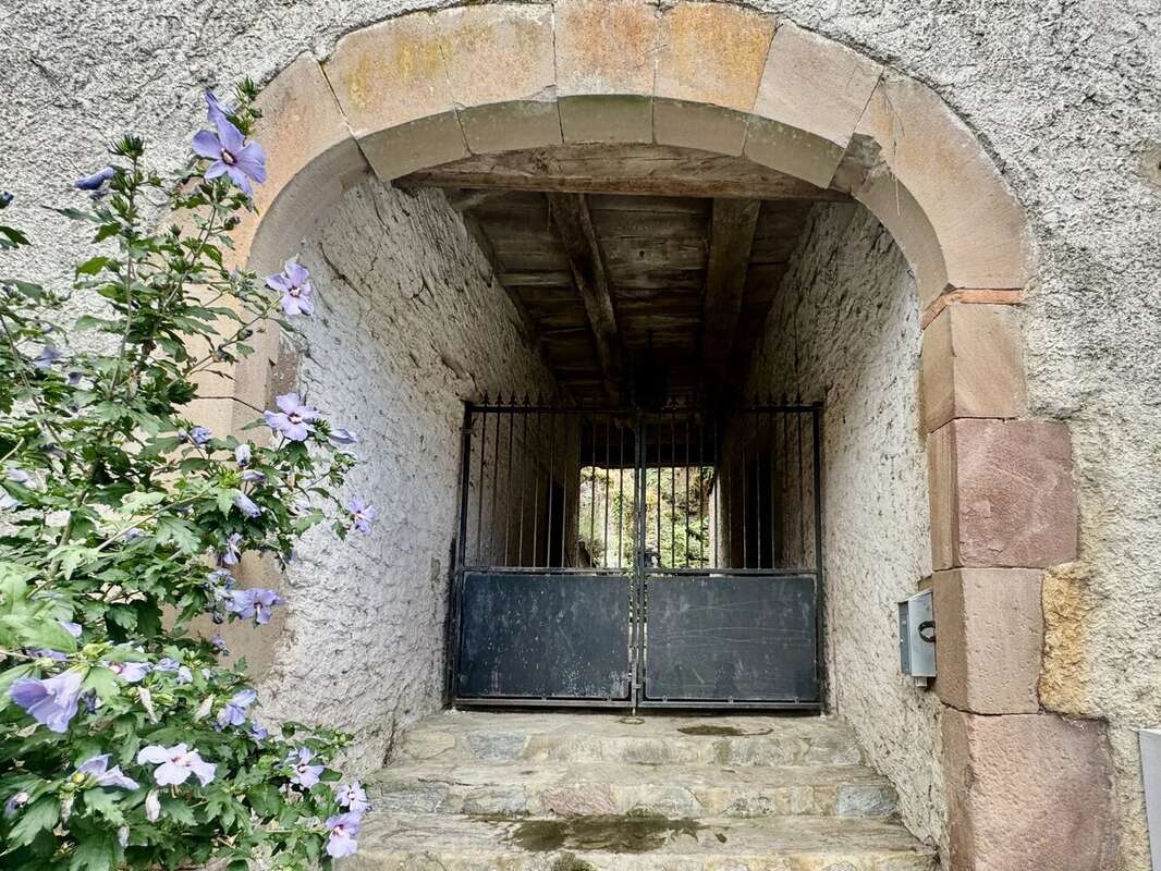 Maison à MIRANDOL-BOURGNOUNAC