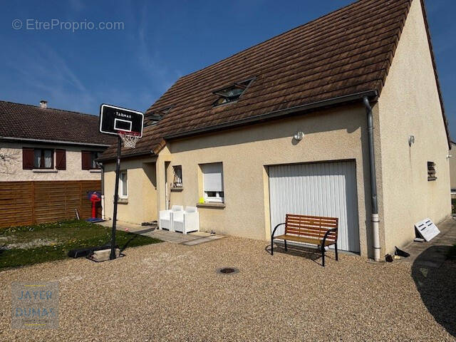 Maison à CHATENOY-LE-ROYAL