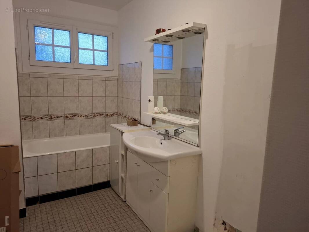 Maison à GRANDVILLIERS