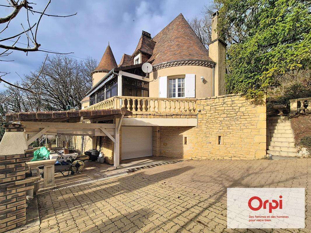 Maison à CONDAT-SUR-VEZERE