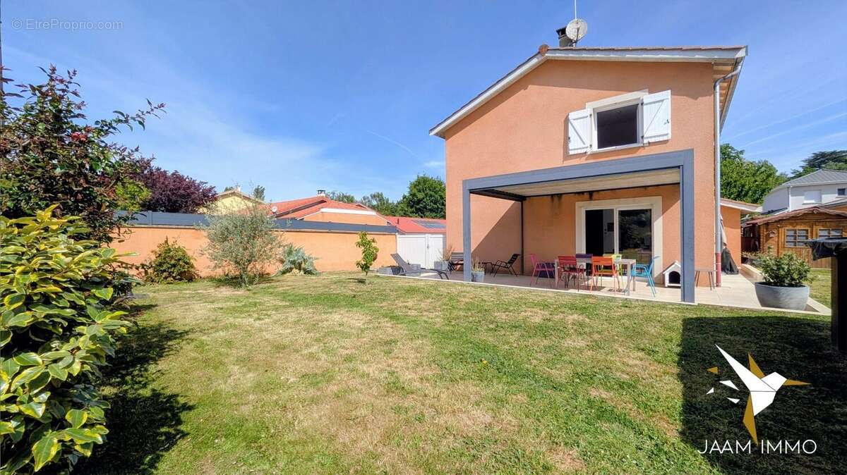 Maison à TOUSSIEUX