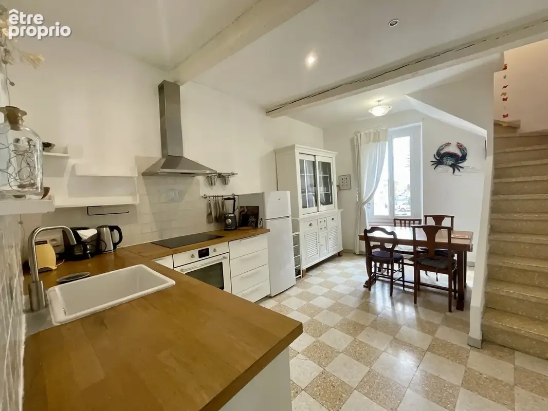 MARSEILLAN   Une maison de ville emblématique au charme fou. - photo 3