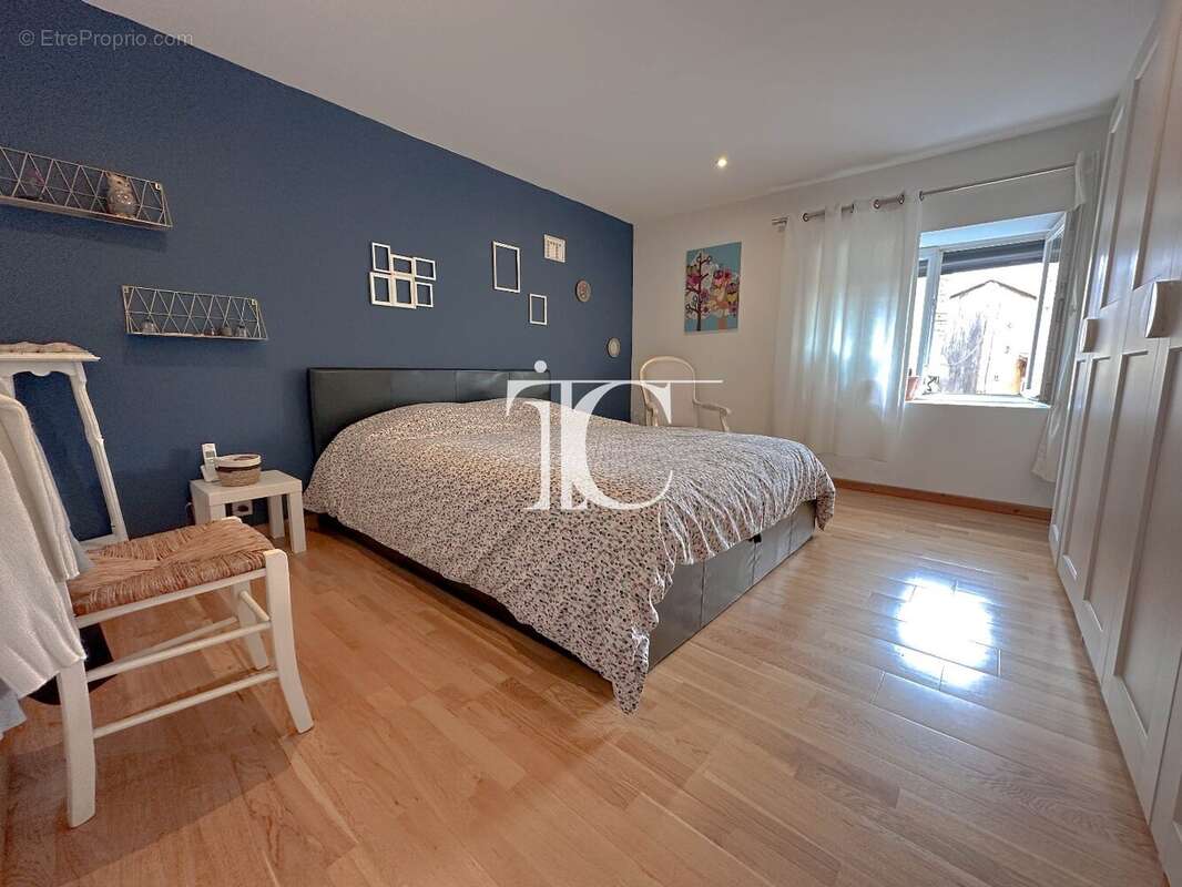 Maison à SAINT-VICTOR-DE-MALCAP