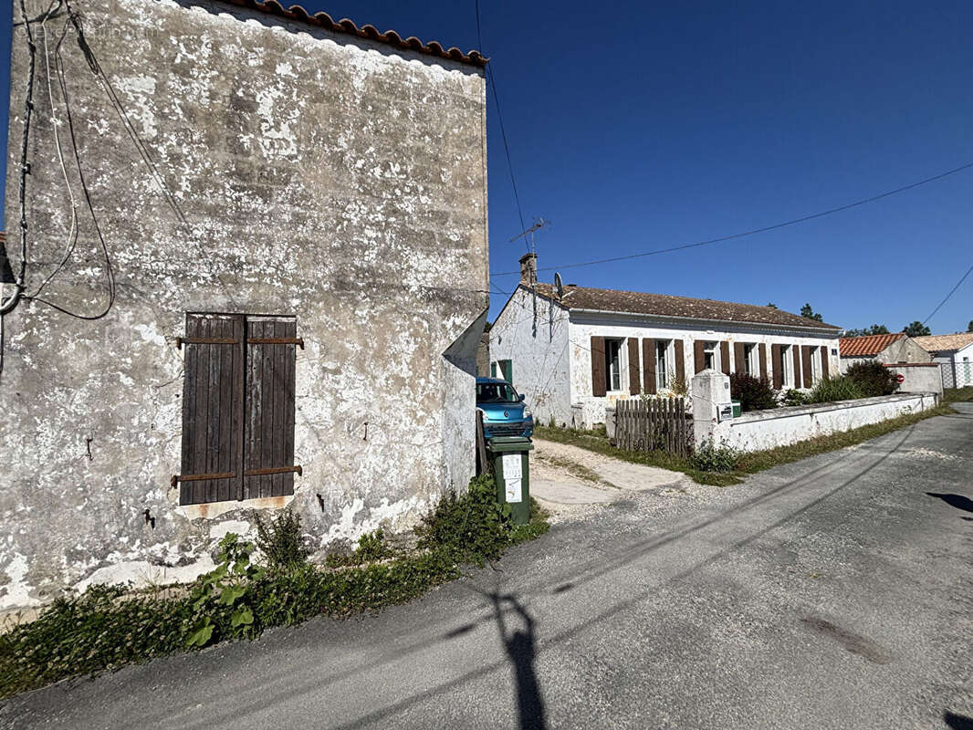 Corps de ferme à rénover - Un véritable projet de vie au fort potentiel ! - photo 2