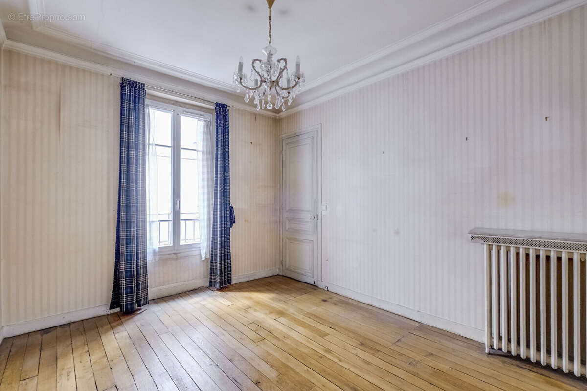 Appartement à PARIS-10E