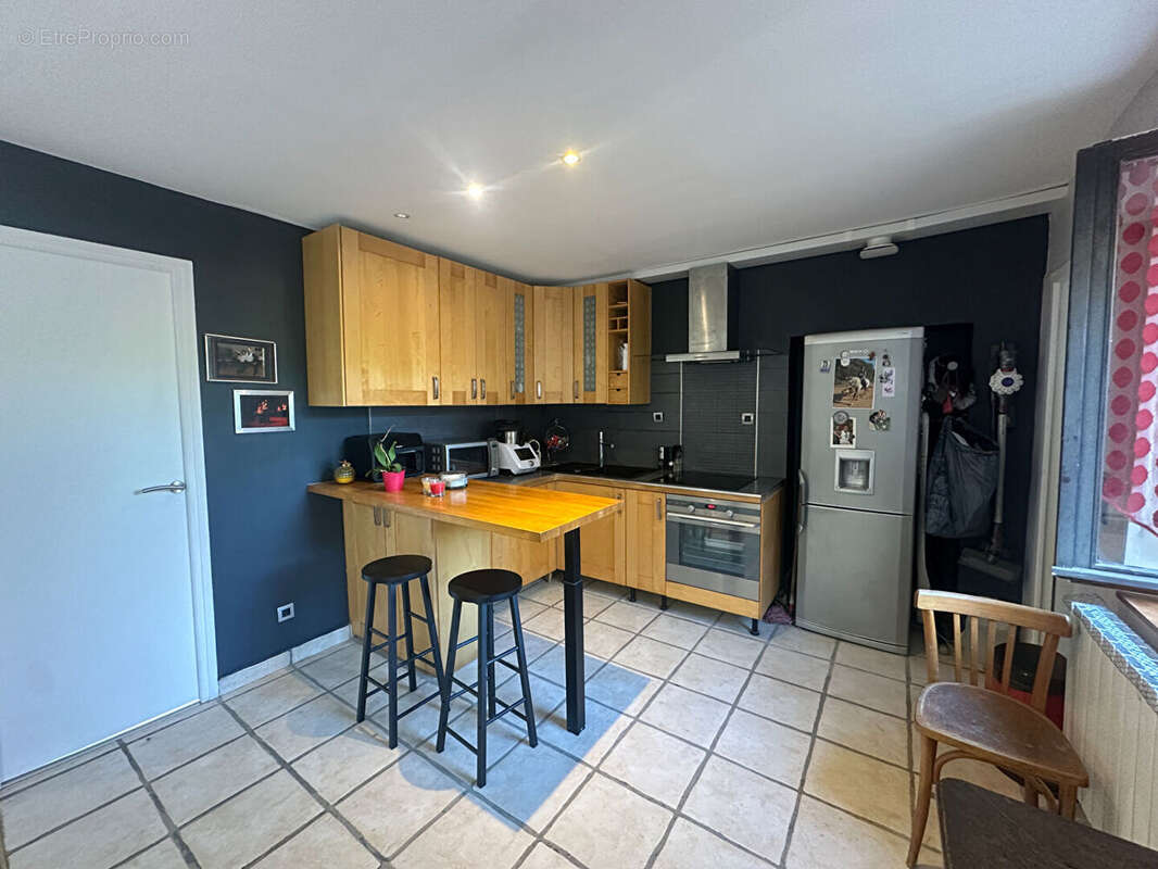 Appartement à GREZIEU-LA-VARENNE