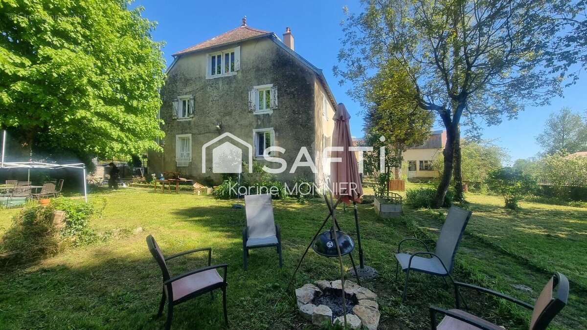 Maison 330 m² à Vers-En-Montagne  - photo 5