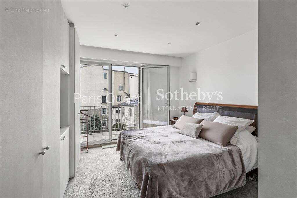 Appartement à NEUILLY-SUR-SEINE