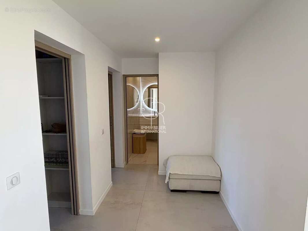 Appartement à VILLENEUVE-LOUBET