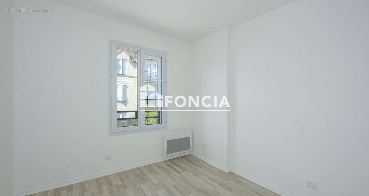 Bailly-romainvilliers - commerces a proximite- appartement 4 pieces - photo 4