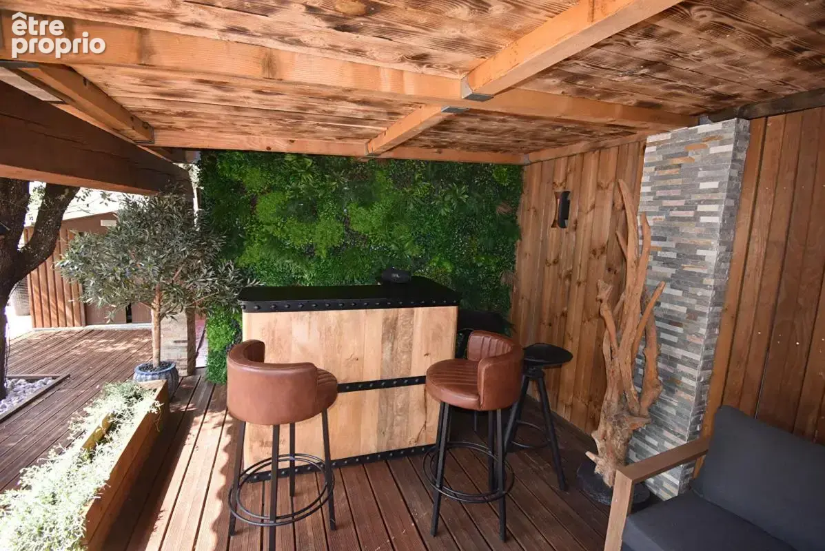 Villa 145 m² plain-pied, piscine  au sel, chauffée & pool house, 1 300 m² de terrain - photo 5