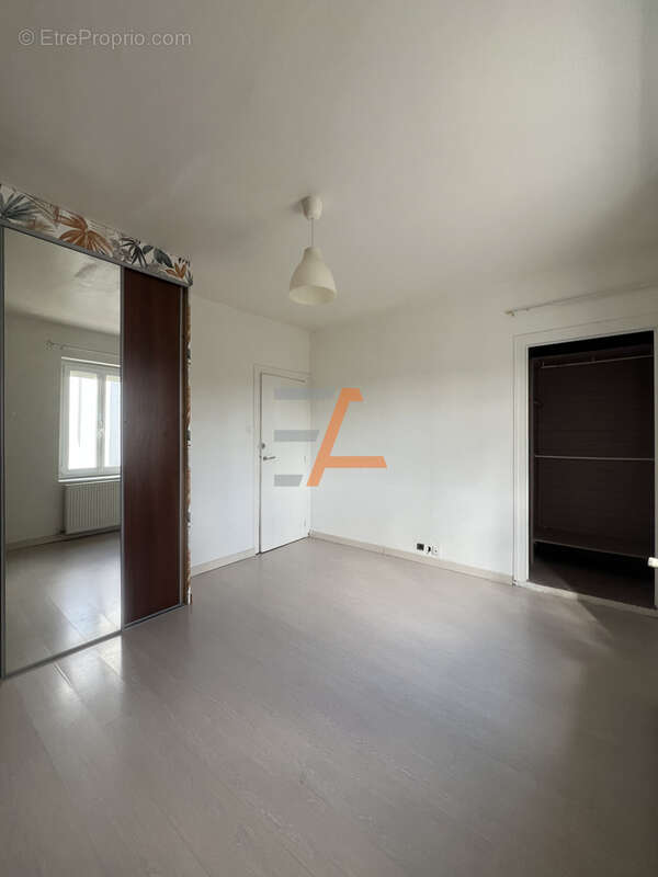 Charmante maison duplex avec terrain & grand garage   Unieux   55,68 m2   Mitoyenne côté nord - photo 9