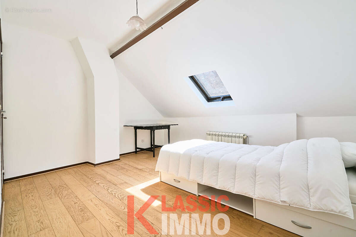 Maison 4 chambres avec un extérieur et garage 10 m² - photo 11