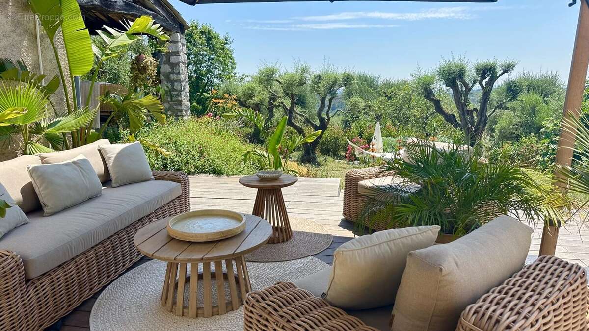 Maison à TOURRETTES-SUR-LOUP